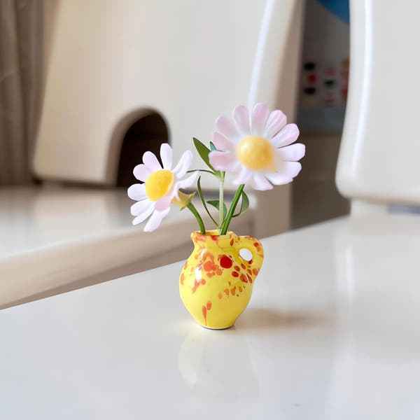 Mini Flower Vase Magnet